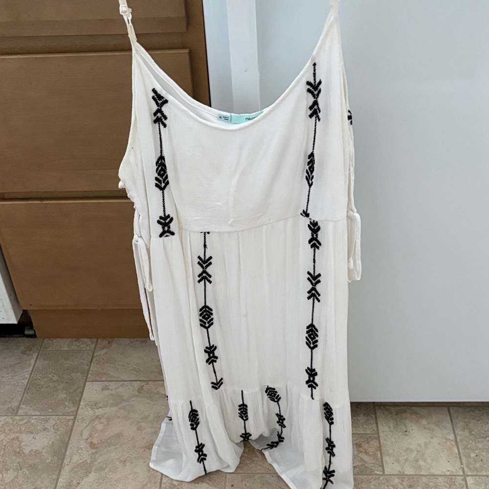 Maurices White and Black Midi Dress